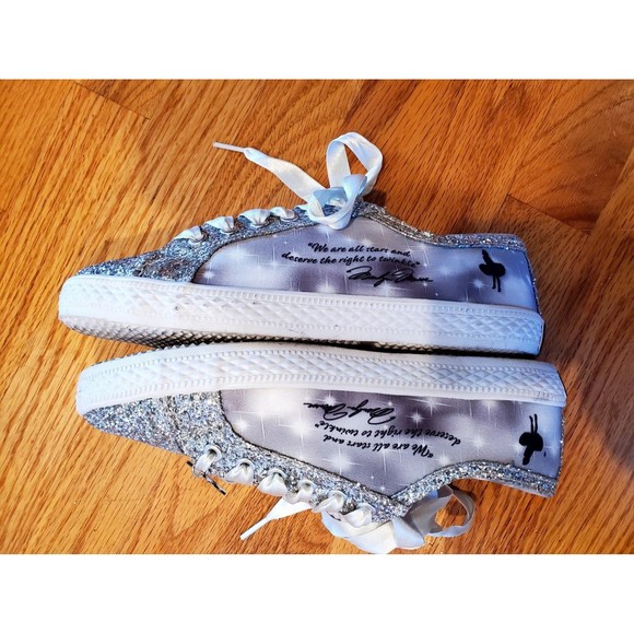 The Bradford Exchange Silver Sparkle Marilyn Monroe Sneakers Size 8 - Picture 9 of 11